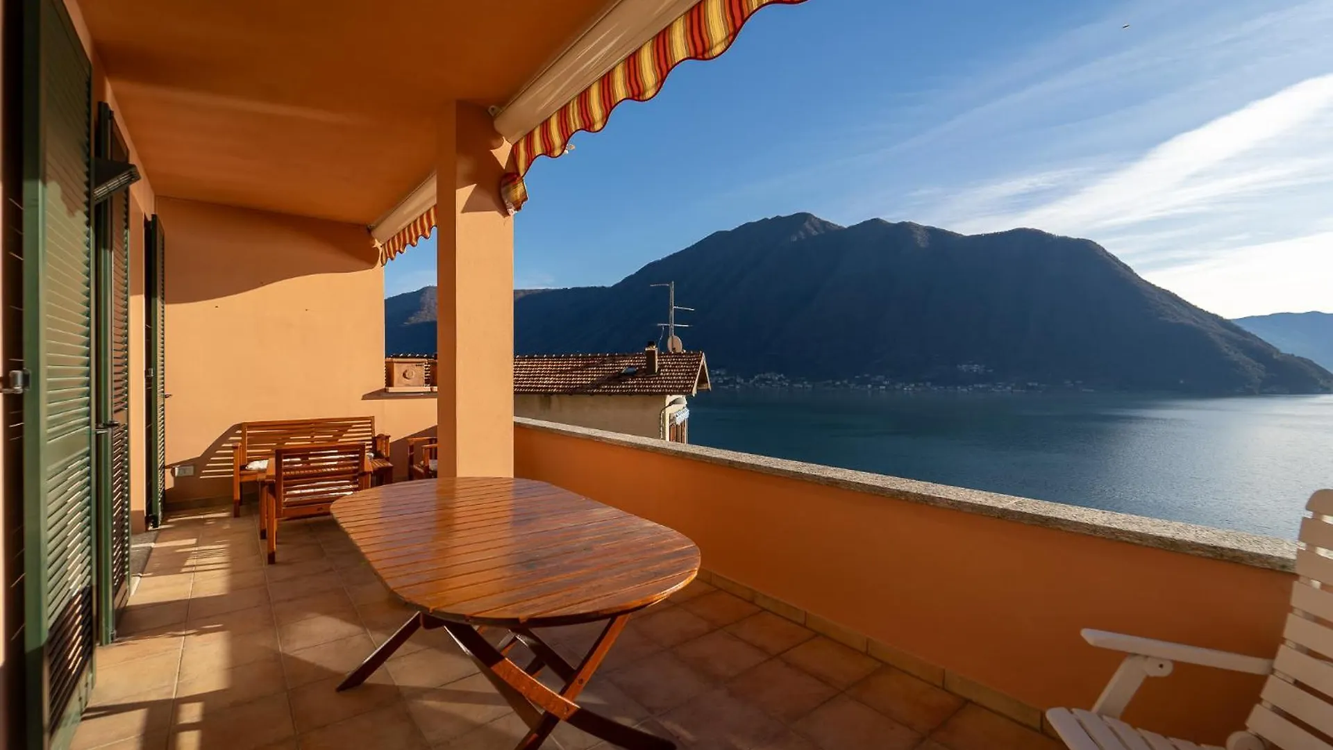 Splendida Casa Con Terrazza Vista Lago E 2 Garage location