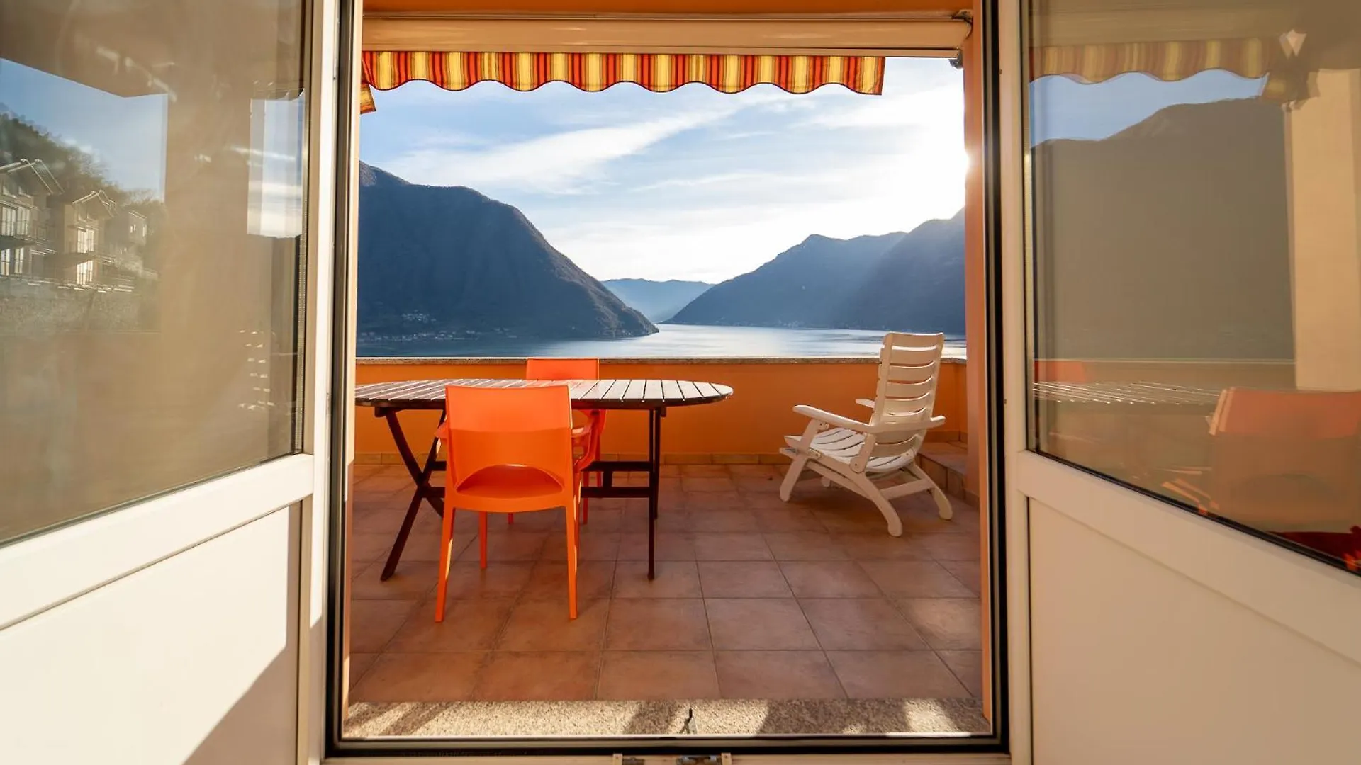 Splendida Casa Con Terrazza Vista Lago E 2 Garage Colonno