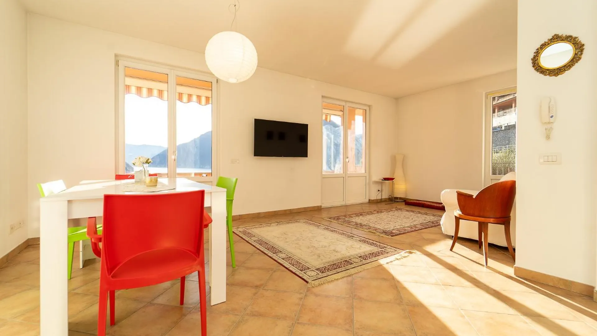 Apartment Splendida Casa Con Terrazza Vista Lago E 2 Garage Colonno Italy