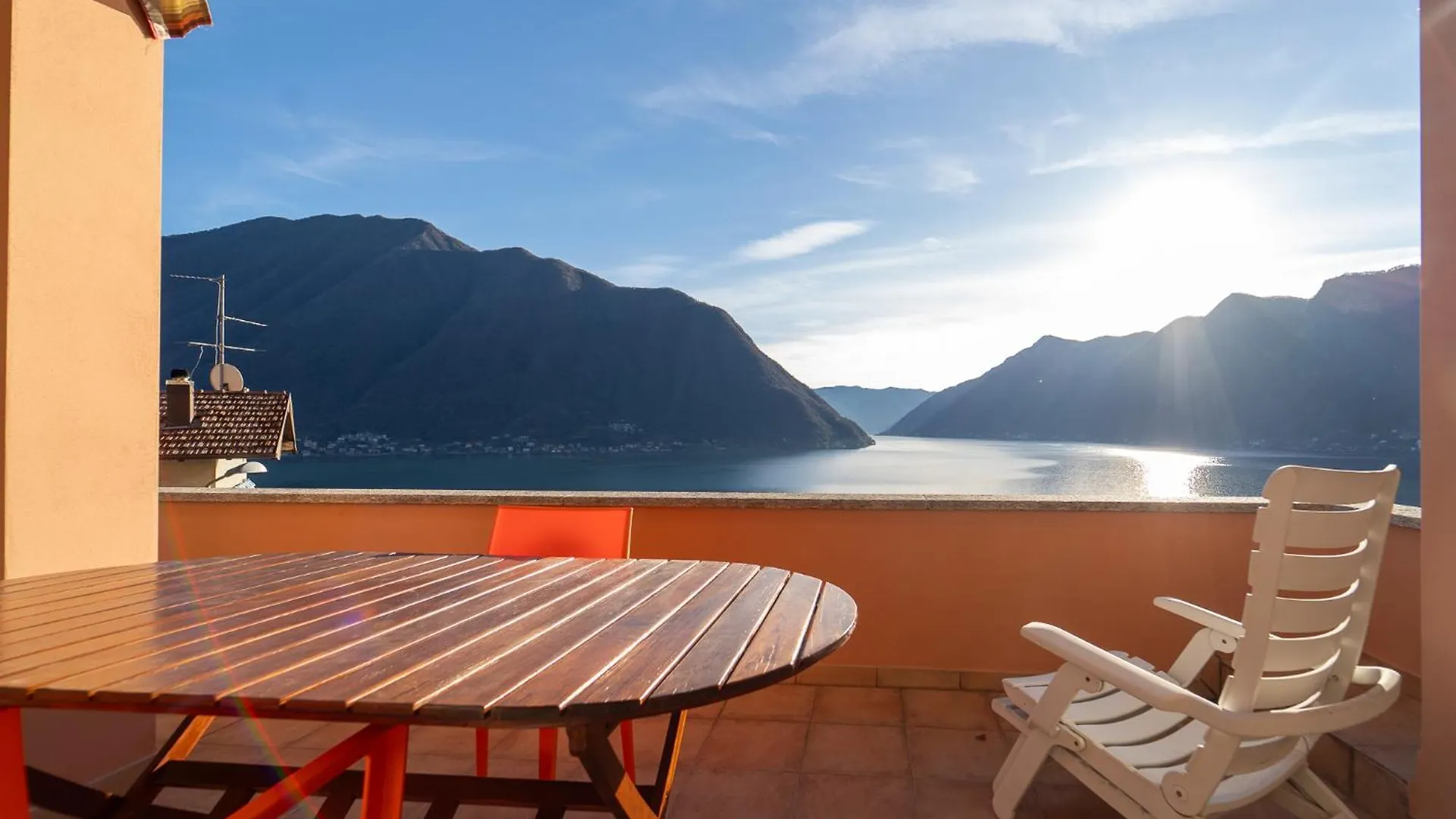 Splendida Casa Con Terrazza Vista Lago E 2 Garage Colonno Apartment