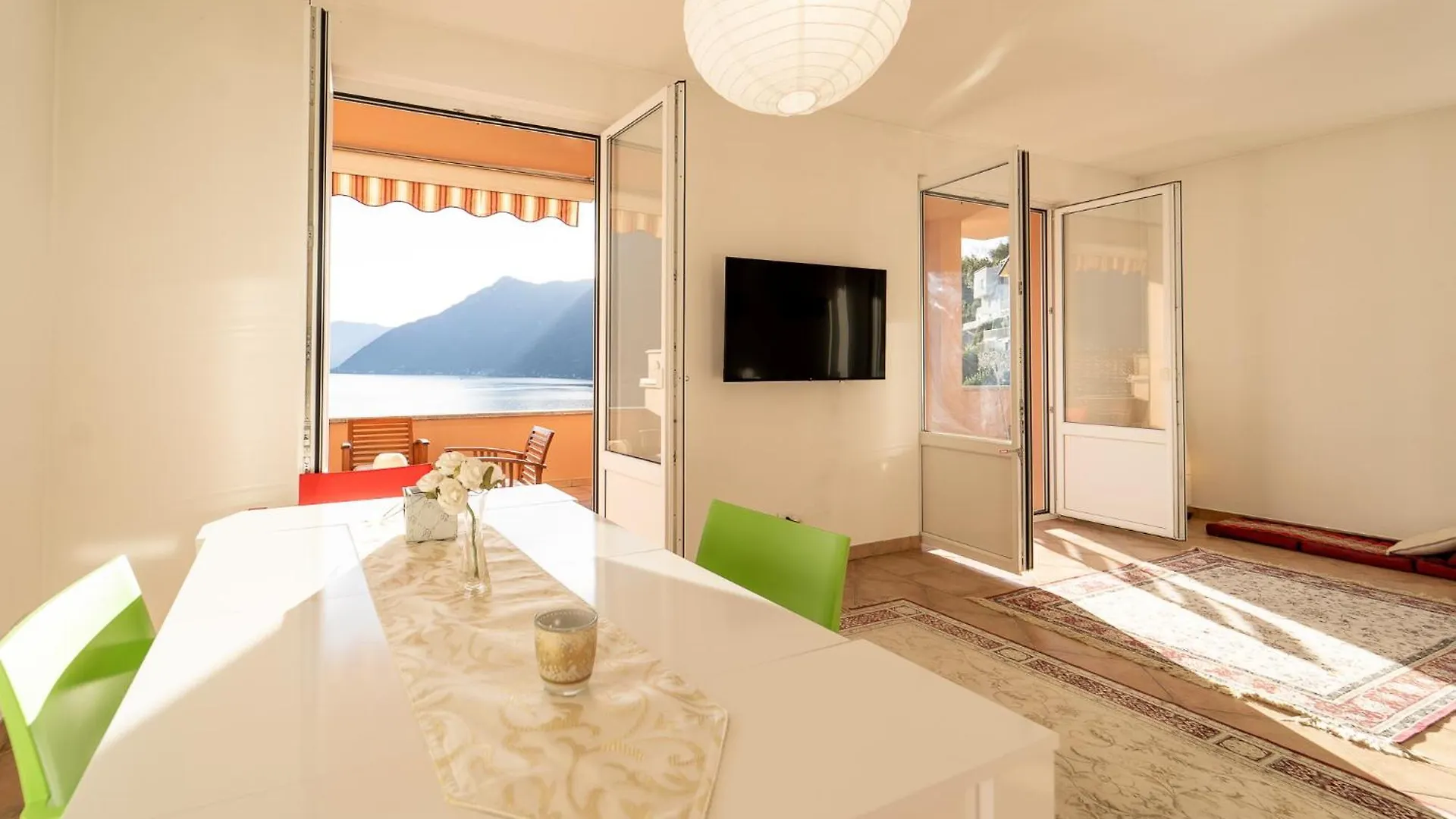 Splendida Casa Con Terrazza Vista Lago E 2 Garage Colonno